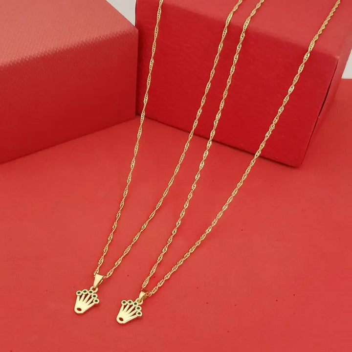 Cadenas Para Parejas De Tejido Singapur Con Dijes De Coronas Verdes + Envío Gratis